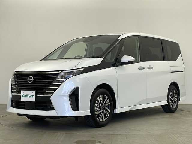 日産 セレナ e－パワー ハイウェイスター V 鹿児島県 2025(令7)年 0.1万km未満 プリズムホワイト 登録済未使用車/メーカー純正12インチナビ/（AM/FM/BT/HDMI/フルセグTV）/純正11型フリップダウン/エマージェンシーブレーキ/プロパイロット/両側パワースライドドア/デジタルインナーミラー/電動パーキングブレーキ/オートホールド機能/オートライト/オートハイビーム/ワイヤレス充電/ドライブレコーダー（前後）/保証書、取説