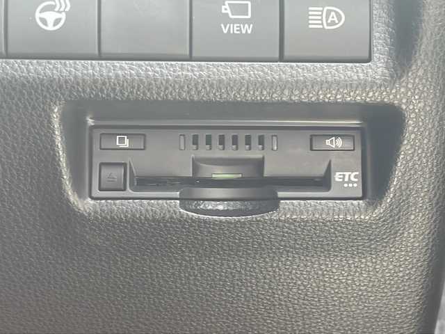 トヨタ ＲＡＶ４ アドベンチャー オフロードPKG 福岡県 2022(令4)年 3.1万km スーパーホワイトⅡ ワンオーナー/純正ナビ（Bluetooth ・フルセグTV）/ドライブレコーダー（前後）/クルーズコントロール（追従あり）/スペアキー/USB入力端子/パワーウィンドウ/MTモード付AT/純正アルミホイール/純正フロアマット/エアシート/パワーシート/ルーフレール/プッシュスタート/パワーステアリング/スマートキー/ABS/横滑り防止装置/衝突被害軽減システム/盗難防止装置/コーナーセンサー（前後）/レーンキープアシスト/オートライト/ダウンヒルアシストコントロール/ステアリングヒーター/取扱説明書/保証書