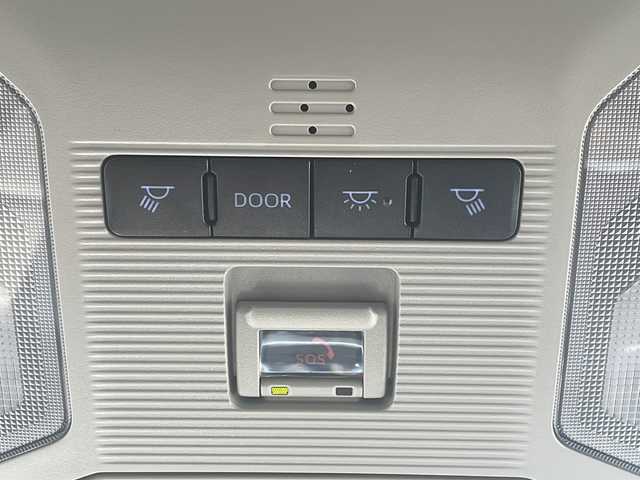 トヨタ ＲＡＶ４ アドベンチャー オフロードPKG 福岡県 2022(令4)年 3.1万km スーパーホワイトⅡ ワンオーナー/純正ナビ（Bluetooth ・フルセグTV）/ドライブレコーダー（前後）/クルーズコントロール（追従あり）/スペアキー/USB入力端子/パワーウィンドウ/MTモード付AT/純正アルミホイール/純正フロアマット/エアシート/パワーシート/ルーフレール/プッシュスタート/パワーステアリング/スマートキー/ABS/横滑り防止装置/衝突被害軽減システム/盗難防止装置/コーナーセンサー（前後）/レーンキープアシスト/オートライト/ダウンヒルアシストコントロール/ステアリングヒーター/取扱説明書/保証書