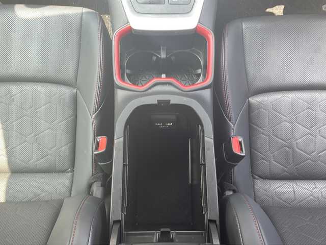 トヨタ ＲＡＶ４ アドベンチャー オフロードPKG 福岡県 2022(令4)年 3.1万km スーパーホワイトⅡ ワンオーナー/純正ナビ（Bluetooth ・フルセグTV）/ドライブレコーダー（前後）/クルーズコントロール（追従あり）/スペアキー/USB入力端子/パワーウィンドウ/MTモード付AT/純正アルミホイール/純正フロアマット/エアシート/パワーシート/ルーフレール/プッシュスタート/パワーステアリング/スマートキー/ABS/横滑り防止装置/衝突被害軽減システム/盗難防止装置/コーナーセンサー（前後）/レーンキープアシスト/オートライト/ダウンヒルアシストコントロール/ステアリングヒーター/取扱説明書/保証書
