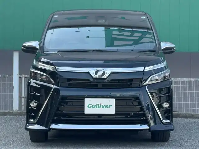 トヨタ ヴォクシー ZS 煌Ⅱ 千葉県 2019(令1)年 1.6万km ブラッキッシュアゲハガラスフレーク 純正ナビ/フルセグTV/DVD/CD/USB/BT/プリクラッシュセーフティ/トヨタセーフティセンス/両側パワースライドドア/クルーズコントロール/ETC/オートライト/LEDヘッドライト/プッシュスタート/スマートキー