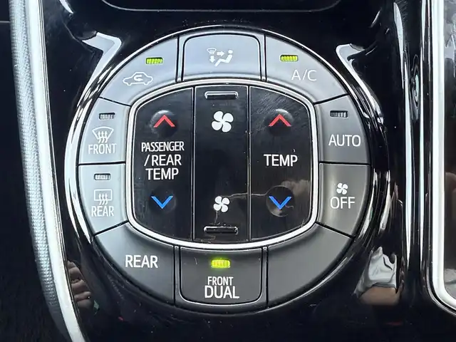 トヨタ ヴォクシー ZS 煌Ⅱ 千葉県 2019(令1)年 1.6万km ブラッキッシュアゲハガラスフレーク 純正ナビ/フルセグTV/DVD/CD/USB/BT/プリクラッシュセーフティ/トヨタセーフティセンス/両側パワースライドドア/クルーズコントロール/ETC/オートライト/LEDヘッドライト/プッシュスタート/スマートキー