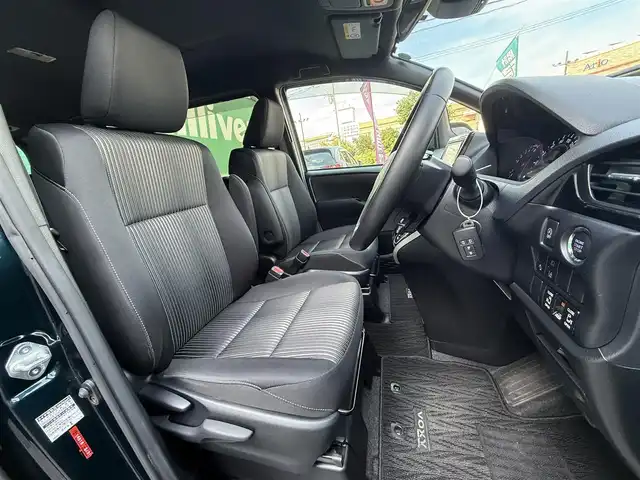 トヨタ ヴォクシー ZS 煌Ⅱ 千葉県 2019(令1)年 1.6万km ブラッキッシュアゲハガラスフレーク 純正ナビ/フルセグTV/DVD/CD/USB/BT/プリクラッシュセーフティ/トヨタセーフティセンス/両側パワースライドドア/クルーズコントロール/ETC/オートライト/LEDヘッドライト/プッシュスタート/スマートキー
