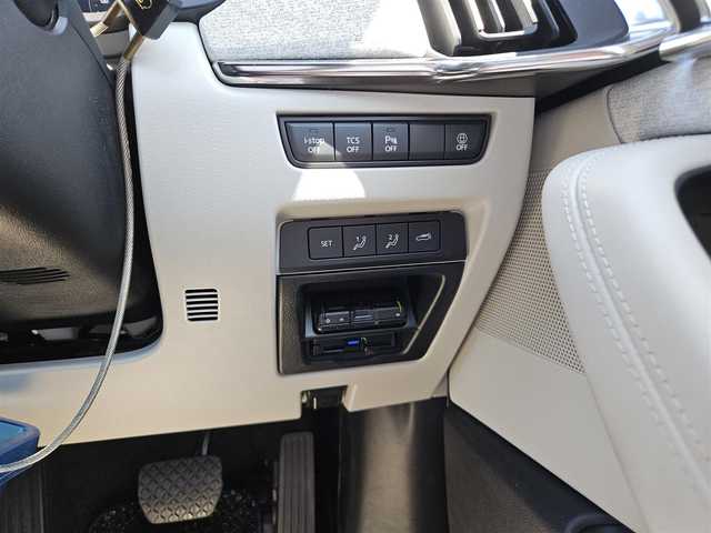 マツダ ＣＸ－６０ XD HV プレミアムモダン 香川県 2023(令5)年 2.4万km ロジウムホワイトプレミアムメタリック 〇純正12.3インチナビ/〇フルセグTV/〇360°ビューモニター/〇ビルトインETC/〇4WD/〇ターボ/〇スマートブレーキサポート/〇レーダークルーズコントロール/〇ブラインドスポットモニター/〇パワーバックドア/〇LEDヘッドランプ/〇オートライト/〇純正20インチアルミ/〇革巻きステアリング/〇パドルシフト/〇ステアリングヒーター/〇白革シート/〇シートヒーター/〇シートベンチレーション/〇パワーシート/〇アドバンスドキーレス/〇禁煙車