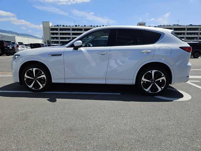 マツダ ＣＸ－６０ XD HV プレミアムモダン 香川県 2023(令5)年 2.4万km ロジウムホワイトプレミアムメタリック 〇純正12.3インチナビ/〇フルセグTV/〇360°ビューモニター/〇ビルトインETC/〇4WD/〇ターボ/〇スマートブレーキサポート/〇レーダークルーズコントロール/〇ブラインドスポットモニター/〇パワーバックドア/〇LEDヘッドランプ/〇オートライト/〇純正20インチアルミ/〇革巻きステアリング/〇パドルシフト/〇ステアリングヒーター/〇白革シート/〇シートヒーター/〇シートベンチレーション/〇パワーシート/〇アドバンスドキーレス/〇禁煙車