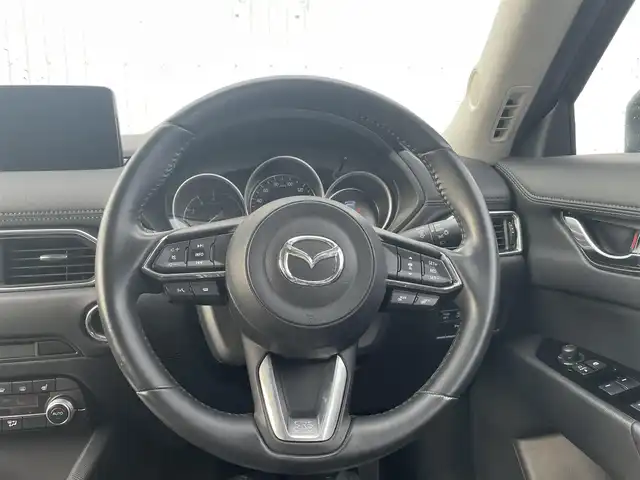 マツダ ＣＸ－５ 20S スマートエディション 熊本県 2021(令3)年 4万km チタニウムフラッシュマイカ 純正ナビ/・AM/FM/USB/BT/・AppleCarPlay/AndroidAuto/・フルセグTV/全周囲カメラ/・フロント/サイド/バック/速度標識認識機能/ブラインドスポットモニター/車線逸脱警報システム/スマートブレーキサポート/スマートシティブレーキサポート/トラクションコントロールシステム/レーダークルーズコントロール/前後コーナーセンサー/革巻きステアリング/・ステアリングリモコン/・ステアリングヒーター/D席パワーシート/・D席シートメモリー/D/N席シートヒーター/純正ドライブレコーダー（前後）/純正ETC/オートライト/・LEDライト/電動格納ミラー/・ウィンカーミラー/ヘッドアップディスプレイ/純正フロアマット/純正アルミホイール/スマートキー/・スペアキー