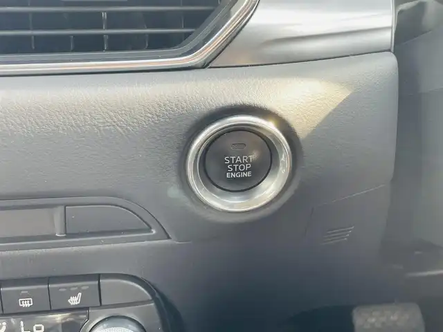 マツダ ＣＸ－５ 20S スマートエディション 熊本県 2021(令3)年 4万km チタニウムフラッシュマイカ 純正ナビ/・AM/FM/USB/BT/・AppleCarPlay/AndroidAuto/・フルセグTV/全周囲カメラ/・フロント/サイド/バック/速度標識認識機能/ブラインドスポットモニター/車線逸脱警報システム/スマートブレーキサポート/スマートシティブレーキサポート/トラクションコントロールシステム/レーダークルーズコントロール/前後コーナーセンサー/革巻きステアリング/・ステアリングリモコン/・ステアリングヒーター/D席パワーシート/・D席シートメモリー/D/N席シートヒーター/純正ドライブレコーダー（前後）/純正ETC/オートライト/・LEDライト/電動格納ミラー/・ウィンカーミラー/ヘッドアップディスプレイ/純正フロアマット/純正アルミホイール/スマートキー/・スペアキー