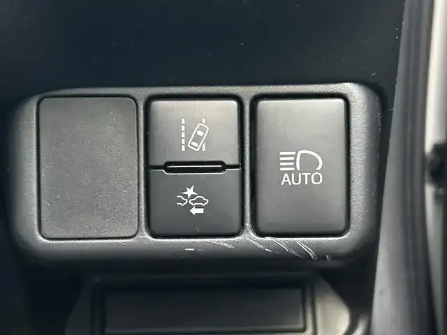 トヨタ アクア S 島根県 2016(平28)年 6.5万km ライムホワイトパールクリスタルシャイン 登録時走行距離65066km/トヨタセーフティセンス/純正ナビ/CD/ワンセグTV/Bluetooth/バックカメラ/オートライト/オートマチックハイビーム /LDA/スマートキー/スペアキー /プッシュスタート /ステアリングスイッチ/純正フロアマット/ドアバイザー