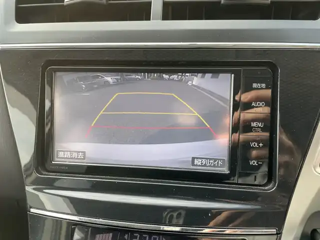 トヨタ プリウス α S 福島県 2014(平26)年 13.3万km ホワイトパールクリスタルシャイン (株)IDOMが運営する【じしゃロン福島店】の自社ローン専用車両になります。こちらは現金またはオートローンご利用時の価格です。自社ローンご希望の方は別途その旨お申付け下さい/純正SDナビ/　　（AM/FM/BT）/バックカメラ/ビルトインETC/フルセグテレビ/プッシュスタート/コーナーセンサー/純正ドアバイザー/純正フロアマット/ステアリングリモコン