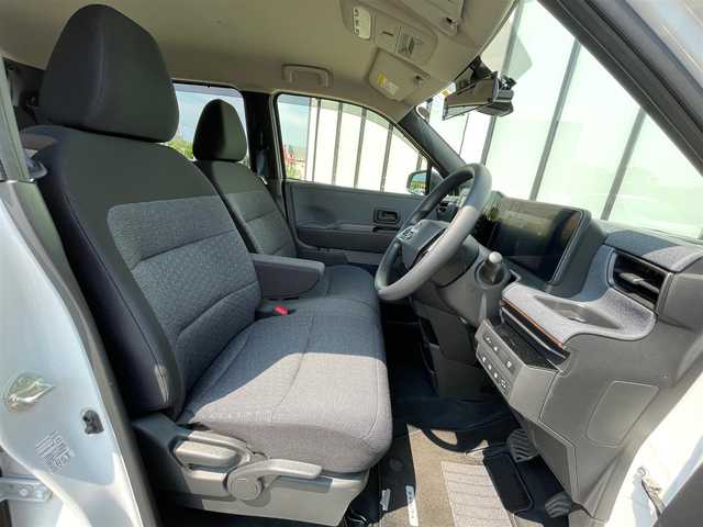 日産 サクラ X 大阪府 2023(令5)年 1.7万km ホワイトパール 純正ディスプレイオーディオ　/ターボ車　/Ｂｌｕｅｔｏｏｔｈ　/純正マット　/バックカメラ　/ベンチシート　/純正アルミホイール　/オートライト　/ＬＥＤライト　/プラグインハイブリット車 /PHEV /HDDナビ/ワンオーナー