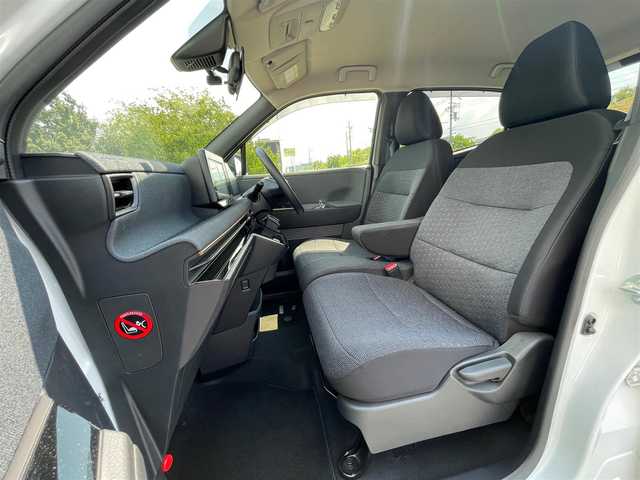 日産 サクラ X 大阪府 2023(令5)年 1.7万km ホワイトパール 純正ディスプレイオーディオ　/ターボ車　/Ｂｌｕｅｔｏｏｔｈ　/純正マット　/バックカメラ　/ベンチシート　/純正アルミホイール　/オートライト　/ＬＥＤライト　/プラグインハイブリット車 /PHEV /HDDナビ/ワンオーナー
