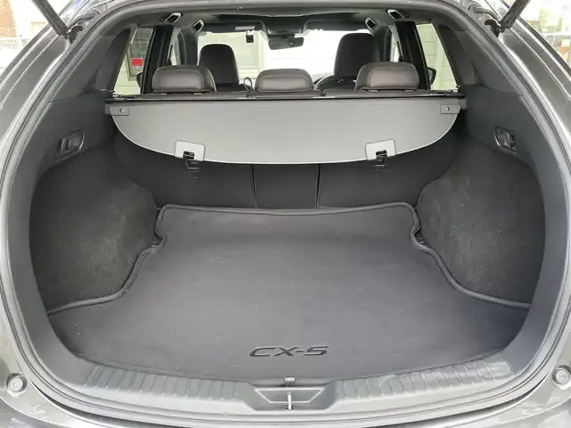 マツダ ＣＸ－５ XD エクスクルーシブモード 福岡県 2018(平30)年 4.3万km マシーングレープレミアムM ワンオーナー/サンルーフ/BOSEプレミアムサウンド/純正メモリナビ/　(AM/FM/Bluetooth/CD/DVD/フルセグTV)/360°ビューモニター/バック/フロント/サイドモニター/i-ACTIVSENSE/・誤発進抑制（前進・後退）/・アダプティブLEDヘッドライト/・アドバンストスマートシティブレーキサポート/・交通標識認識システム/・車間認知支援システム/・車線逸脱警報システム/・スマートシティブレーキサポート/・超音波センサー（フロント・リア）/・ドライバーアテンションアラート/・ハイビームコントロールシステム/・フォワードセンシングカメラ/・ブラインドスポットモニター/・レーダークルーズコントロール/・リアクロストラフィックアラート/・レーダーセンサー（フロント・リア）/・レーンキープアシスト/アイドリングストップ/純正19インチAW/パワーバックドア/前方ドライブレコーダー/ヘッドアップディスプレイ/ステアリングヒーター/黒レザーシート/パワーシート(D/N)/シートヒーター/エアシート（D/N）/シートメモリー(D)/純正フロアマット/USBポート/スペアキー×1/保証書/取扱説明書
