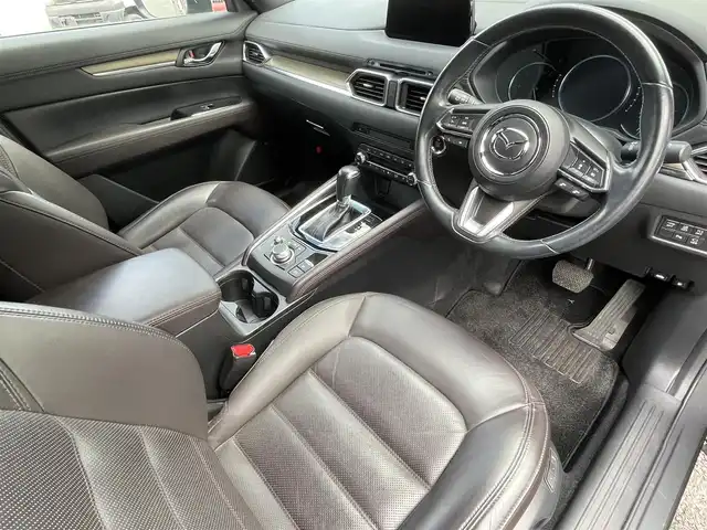 マツダ ＣＸ－５ XD エクスクルーシブモード 福岡県 2018(平30)年 4.3万km マシーングレープレミアムM ワンオーナー/サンルーフ/BOSEプレミアムサウンド/純正メモリナビ/　(AM/FM/Bluetooth/CD/DVD/フルセグTV)/360°ビューモニター/バック/フロント/サイドモニター/i-ACTIVSENSE/・誤発進抑制（前進・後退）/・アダプティブLEDヘッドライト/・アドバンストスマートシティブレーキサポート/・交通標識認識システム/・車間認知支援システム/・車線逸脱警報システム/・スマートシティブレーキサポート/・超音波センサー（フロント・リア）/・ドライバーアテンションアラート/・ハイビームコントロールシステム/・フォワードセンシングカメラ/・ブラインドスポットモニター/・レーダークルーズコントロール/・リアクロストラフィックアラート/・レーダーセンサー（フロント・リア）/・レーンキープアシスト/アイドリングストップ/純正19インチAW/パワーバックドア/前方ドライブレコーダー/ヘッドアップディスプレイ/ステアリングヒーター/黒レザーシート/パワーシート(D/N)/シートヒーター/エアシート（D/N）/シートメモリー(D)/純正フロアマット/USBポート/スペアキー×1/保証書/取扱説明書