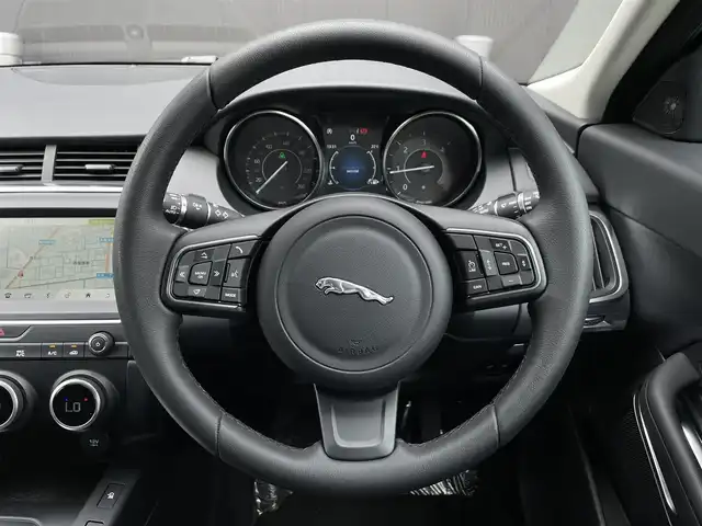 ジャガー Ｅペース 180PS 長野県 2019(令1)年 1.7万km 黒 1オーナー /純正ナビ /360°カメラ /フルセグTV /パークアシスト/AppleCarPlay AndroidAuto bluetooth /パワーバックドア /LEDヘッドライト /ACC /レーンキープアシスト /純正アルミ /ETC2.0 /スマートキー
