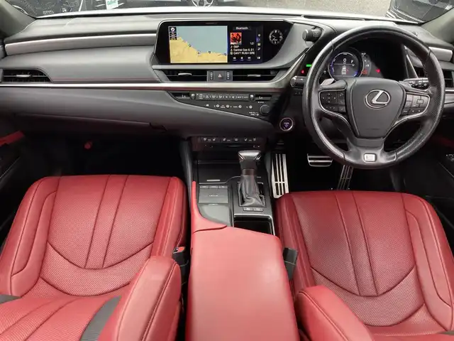 レクサス ＥＳ 300h Fスポーツ 島根県 2019(平31)年 6万km ホワイトノーヴァガラスフレーク 純正12.3型ナビ(CD/DVD/BT/フルセグ)/サンルーフ/バックカメラ/ビルトインETC2.0/プリクラッシュセーフティ/レーンキーピングアシスト/アダプティブハイビームシステム/標識認識機能/先行車発進お知らせ機能/ブラインドスポットモニター/レーダークルーズコントロール/前席パワーシート/前席シートヒーター /前席シートベンチレーション/運転席シートメモリー/ステアリングヒーター/360°ドラレコ/カラーヘッドアップディスプレイ/LEDヘッドランプ/革巻きステアリング/パドルシフト/リヤ電動サンシェード/純正フロアマット/TRDフロントスポイラー/純正19インチアルミホイール