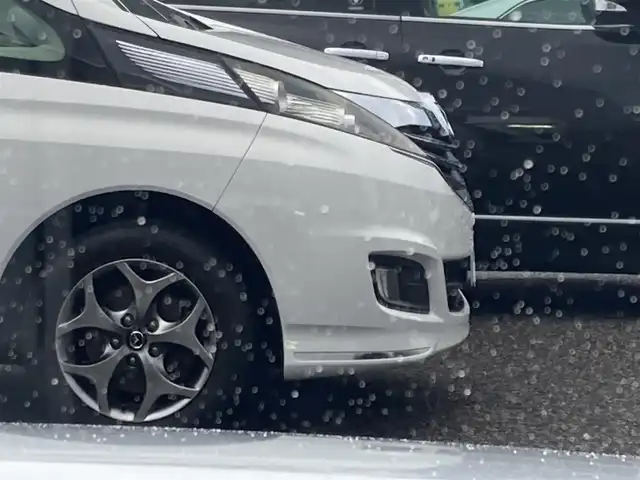 レクサス ＥＳ 300h Fスポーツ 島根県 2019(平31)年 6万km ホワイトノーヴァガラスフレーク 純正12.3型ナビ(CD/DVD/BT/フルセグ)/サンルーフ/バックカメラ/ビルトインETC2.0/プリクラッシュセーフティ/レーンキーピングアシスト/アダプティブハイビームシステム/標識認識機能/先行車発進お知らせ機能/ブラインドスポットモニター/レーダークルーズコントロール/前席パワーシート/前席シートヒーター /前席シートベンチレーション/運転席シートメモリー/ステアリングヒーター/360°ドラレコ/カラーヘッドアップディスプレイ/LEDヘッドランプ/革巻きステアリング/パドルシフト/リヤ電動サンシェード/純正フロアマット/TRDフロントスポイラー/純正19インチアルミホイール