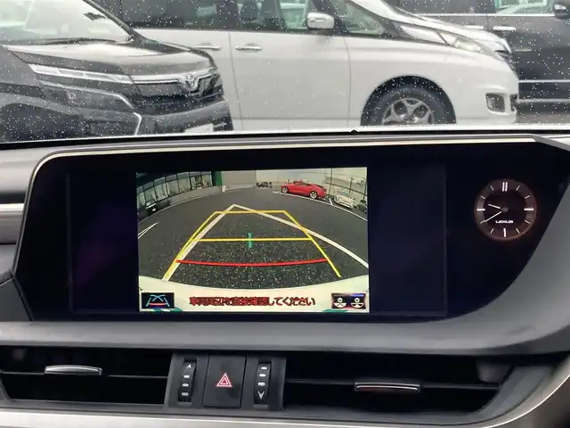 レクサス ＥＳ 300h Fスポーツ 島根県 2019(平31)年 6万km ホワイトノーヴァガラスフレーク 純正12.3型ナビ(CD/DVD/BT/フルセグ)/サンルーフ/バックカメラ/ビルトインETC2.0/プリクラッシュセーフティ/レーンキーピングアシスト/アダプティブハイビームシステム/標識認識機能/先行車発進お知らせ機能/ブラインドスポットモニター/レーダークルーズコントロール/前席パワーシート/前席シートヒーター /前席シートベンチレーション/運転席シートメモリー/ステアリングヒーター/360°ドラレコ/カラーヘッドアップディスプレイ/LEDヘッドランプ/革巻きステアリング/パドルシフト/リヤ電動サンシェード/純正フロアマット/TRDフロントスポイラー/純正19インチアルミホイール