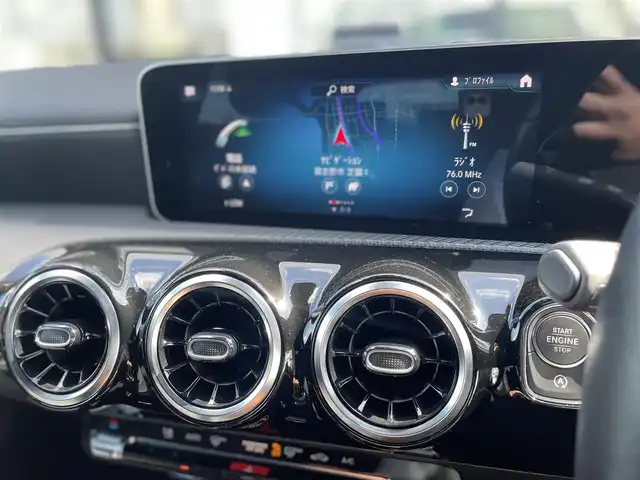 メルセデス・ベンツ Ａ１８０ スタイル 千葉県 2019(平31)年 4万km ポーラホワイト レーダーセーフティパッケージ/純正HDDナビ/バックカメラ/地デジ/Bluetooth/ワイヤレス充電/ハーフレザーシート/ドライブレコーダー/USB