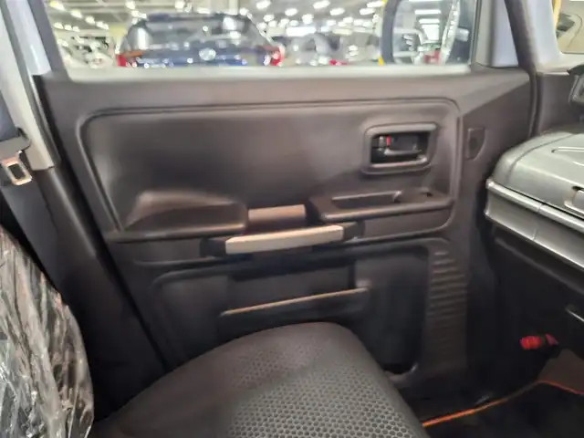 スズキ スペーシア ギア HYBRID XZターボ 宮崎県 2020(令2)年 1.2万km ピュアホワイトP カロッツェリア8型ナビ/フルセグTV/両側パワースライドドア/全方位モニター用カメラパッケージ/ビルトインETC/アダプティブクルーズコントロール/リアパーキングセンサー/セーフティサポート/・デュアルカメラブレーキサポート/・後退時ブレーキサポート/・前後誤発進抑制機能/・車線逸脱警報機能/・ふらつき警報機能/・ハイビームアシスト/・先行車発進お知らせ機能/IC付ターボ/LEDヘッドランプ/革巻きステアリング/パドルシフト/前席シートヒーター/純正14インチアルミホイール/キーレスプッシュスタートシステム/禁煙車