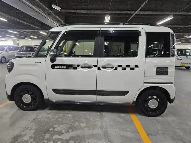 スズキ スペーシア ギア HYBRID XZターボ 宮崎県 2020(令2)年 1.2万km ピュアホワイトP カロッツェリア8型ナビ/フルセグTV/両側パワースライドドア/全方位モニター用カメラパッケージ/ビルトインETC/アダプティブクルーズコントロール/リアパーキングセンサー/セーフティサポート/・デュアルカメラブレーキサポート/・後退時ブレーキサポート/・前後誤発進抑制機能/・車線逸脱警報機能/・ふらつき警報機能/・ハイビームアシスト/・先行車発進お知らせ機能/IC付ターボ/LEDヘッドランプ/革巻きステアリング/パドルシフト/前席シートヒーター/純正14インチアルミホイール/キーレスプッシュスタートシステム/禁煙車