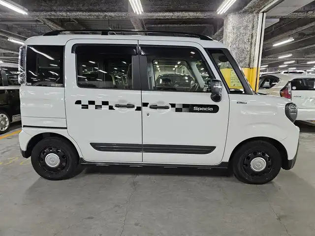 スズキ スペーシア ギア HYBRID XZターボ 宮崎県 2020(令2)年 1.2万km ピュアホワイトP カロッツェリア8型ナビ/フルセグTV/両側パワースライドドア/全方位モニター用カメラパッケージ/ビルトインETC/アダプティブクルーズコントロール/リアパーキングセンサー/セーフティサポート/・デュアルカメラブレーキサポート/・後退時ブレーキサポート/・前後誤発進抑制機能/・車線逸脱警報機能/・ふらつき警報機能/・ハイビームアシスト/・先行車発進お知らせ機能/IC付ターボ/LEDヘッドランプ/革巻きステアリング/パドルシフト/前席シートヒーター/純正14インチアルミホイール/キーレスプッシュスタートシステム/禁煙車