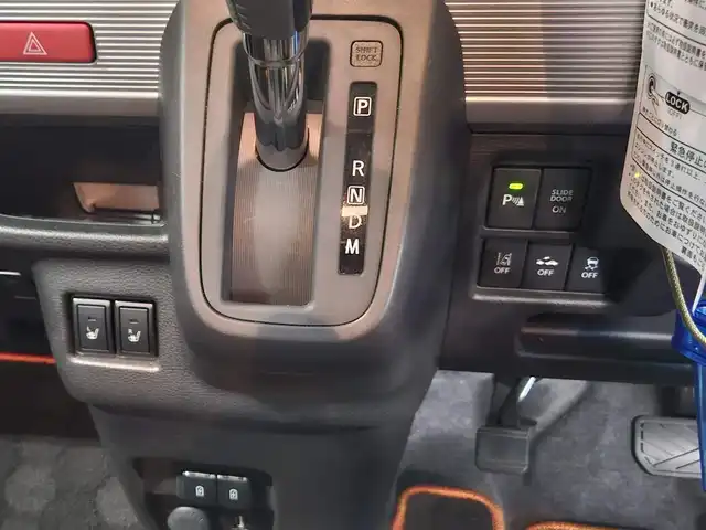 スズキ スペーシア ギア HYBRID XZターボ 宮崎県 2020(令2)年 1.2万km ピュアホワイトP カロッツェリア8型ナビ/フルセグTV/両側パワースライドドア/全方位モニター用カメラパッケージ/ビルトインETC/アダプティブクルーズコントロール/リアパーキングセンサー/セーフティサポート/・デュアルカメラブレーキサポート/・後退時ブレーキサポート/・前後誤発進抑制機能/・車線逸脱警報機能/・ふらつき警報機能/・ハイビームアシスト/・先行車発進お知らせ機能/IC付ターボ/LEDヘッドランプ/革巻きステアリング/パドルシフト/前席シートヒーター/純正14インチアルミホイール/キーレスプッシュスタートシステム/禁煙車
