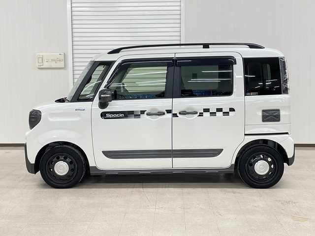 スズキ スペーシア ギア HYBRID XZターボ 熊本県 2020(令2)年 1.2万km ピュアホワイトP カロッツェリア8型ナビ/フルセグTV/両側パワースライドドア/全方位モニター用カメラパッケージ/ビルトインETC/アダプティブクルーズコントロール/リアパーキングセンサー/セーフティサポート/・デュアルカメラブレーキサポート/・後退時ブレーキサポート/・前後誤発進抑制機能/・車線逸脱警報機能/・ふらつき警報機能/・ハイビームアシスト/・先行車発進お知らせ機能/IC付ターボ/LEDヘッドランプ/革巻きステアリング/パドルシフト/前席シートヒーター/純正14インチアルミホイール/キーレスプッシュスタートシステム/禁煙車