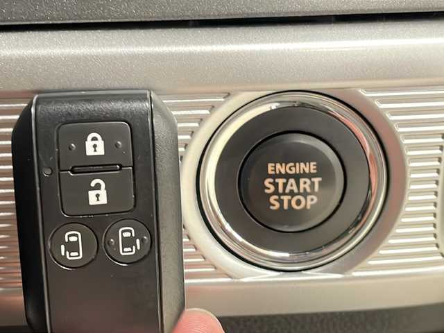 スズキ スペーシア ギア HYBRID XZターボ 熊本県 2020(令2)年 1.2万km ピュアホワイトP カロッツェリア8型ナビ/フルセグTV/両側パワースライドドア/全方位モニター用カメラパッケージ/ビルトインETC/アダプティブクルーズコントロール/リアパーキングセンサー/セーフティサポート/・デュアルカメラブレーキサポート/・後退時ブレーキサポート/・前後誤発進抑制機能/・車線逸脱警報機能/・ふらつき警報機能/・ハイビームアシスト/・先行車発進お知らせ機能/IC付ターボ/LEDヘッドランプ/革巻きステアリング/パドルシフト/前席シートヒーター/純正14インチアルミホイール/キーレスプッシュスタートシステム/禁煙車