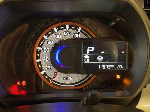 スズキ スペーシア ギア HYBRID XZターボ 熊本県 2020(令2)年 1.2万km ピュアホワイトP カロッツェリア8型ナビ/フルセグTV/両側パワースライドドア/全方位モニター用カメラパッケージ/ビルトインETC/アダプティブクルーズコントロール/リアパーキングセンサー/セーフティサポート/・デュアルカメラブレーキサポート/・後退時ブレーキサポート/・前後誤発進抑制機能/・車線逸脱警報機能/・ふらつき警報機能/・ハイビームアシスト/・先行車発進お知らせ機能/IC付ターボ/LEDヘッドランプ/革巻きステアリング/パドルシフト/前席シートヒーター/純正14インチアルミホイール/キーレスプッシュスタートシステム/禁煙車