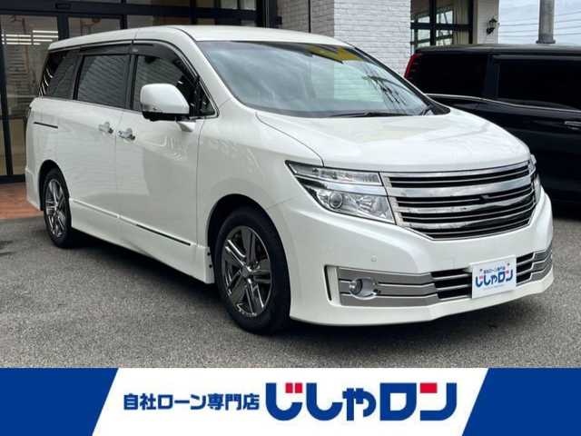日産 エルグランド 高知県 2013(平25)年 9万km ブリリアントホワイトパール (株)IDOMが運営する【じしゃロン高知店】の自社ローン専用車両になります。こちらは現金またはオートローンご利用時の価格です。自社ローンご希望の方は別途その旨お申付け下さい
