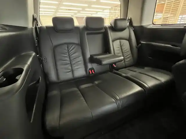 日産 エルグランド 高知県 2013(平25)年 9万km ブリリアントホワイトパール (株)IDOMが運営する【じしゃロン高知店】の自社ローン専用車両になります。こちらは現金またはオートローンご利用時の価格です。自社ローンご希望の方は別途その旨お申付け下さい