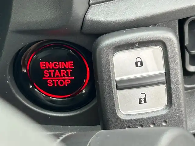 ホンダ ＷＲ－Ｖ Z ブラックスタイル 静岡県 2025(令7)年 0.1千km クリスタルブラックパール 登録済未使用車/登録時走行距離21km/ホンダセンシング/追従クルーズコントロール/LEDヘッドライト/オートハイビーム/オートライト/横滑り防止装置/レーンキープアシスト/衝突被害軽減システム/LEDヘッドライト/オートハイビーム/オートライト/プッシュスタート/スマートキー/純正17AW