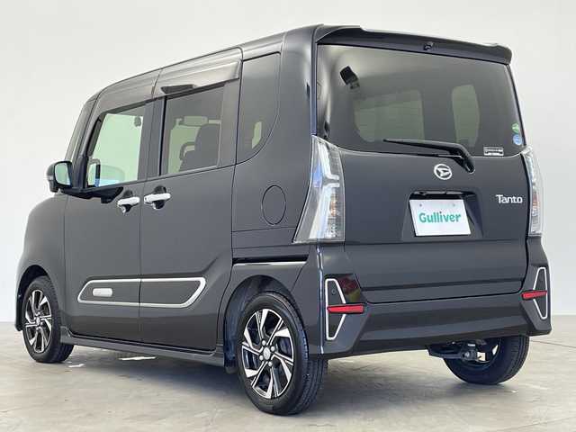 ダイハツ タント カスタム X スタイルセレクション 鹿児島県 2021(令3)年 5.2万km パールブラック ワンオーナー/純正9型ナビ/（AM/FM/CD/DVD/Bluetooth/フルセグ）/パノラミックビューモニター/両側パワースライドドア/前後ドライブレコーダー/シートヒーター/ETC/HDMI/ハーフレザーシート/純正フロアマット/純正AW14インチ/運転席ロングスライドシート/衝突被害軽減ブレーキ/レーンキープアシスト/オートライト/LEDヘッドライト