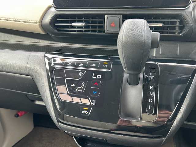 日産 デイズ X 千葉県 2020(令2)年 7.8万km ホワイトパール ９型ナビＭＭ３１９Ｄ－Ｌ　全方位カメラ　フルセグ　ＢＴ　音楽録音　エマブレ　ＥＴＣ　スマートキー　プッシュスタート　ステアスイッチ　マット　バイザー　全方位付ルームミラー　１４インチＡＷ　ＦＲソナー