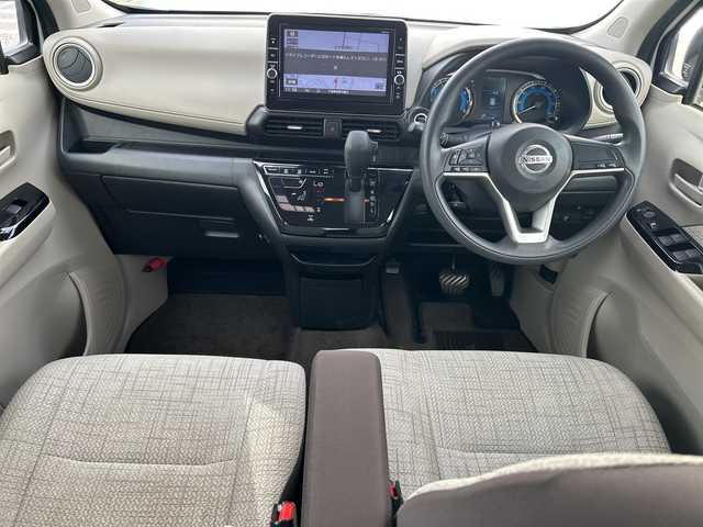 日産 デイズ X 千葉県 2020(令2)年 7.8万km ホワイトパール ９型ナビＭＭ３１９Ｄ－Ｌ　全方位カメラ　フルセグ　ＢＴ　音楽録音　エマブレ　ＥＴＣ　スマートキー　プッシュスタート　ステアスイッチ　マット　バイザー　全方位付ルームミラー　１４インチＡＷ　ＦＲソナー