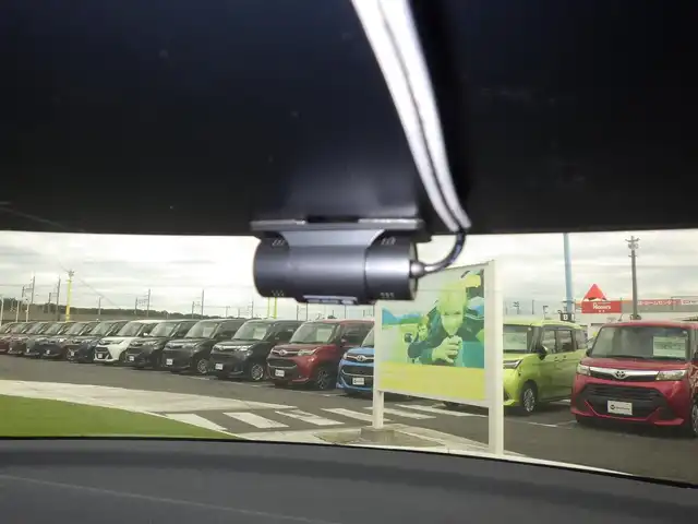 メルセデス・ベンツ ＣＬＡ２００ｄ AMGライン 千葉県 2020(令2)年 2.9万km ポーラホワイト 225/45R18/アクティブブレーキアシスト/アクティブレーンキーピングアシスト/レーンチェンジアシスト/ブラインドスポットアシスト/アテンションアシスト/ヘッドアップディスプレイ/パノラミックスライディングルーフ/コンビレザーシート/前席パワーシート/シートヒーター/純正ナビ/地デジTV/【Bluetooth接続】/360°カメラ/ドライブレコーダー（前後撮影）/革巻きステアリング/ステアリングスイッチ/ETC（2.0）/LEDヘッドライト/ウインカーミラー/純正18インチアルミホイル/サイド/カーテンエアバッグ/キーレスゴー