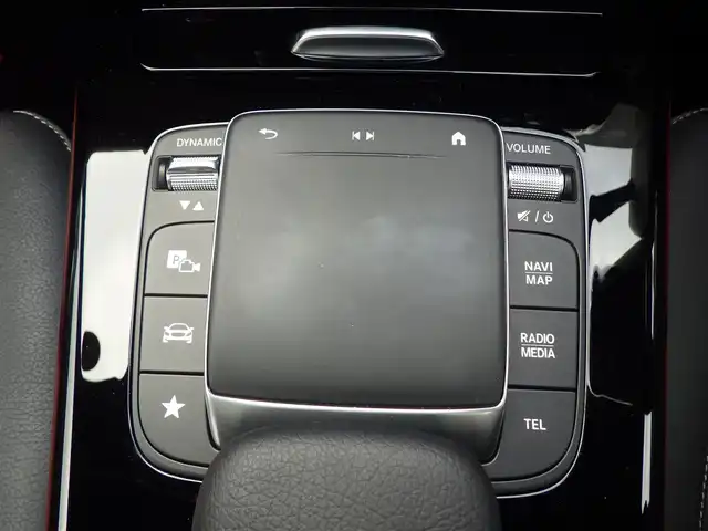 メルセデス・ベンツ ＣＬＡ２００ｄ AMGライン 千葉県 2020(令2)年 2.9万km ポーラホワイト 225/45R18/アクティブブレーキアシスト/アクティブレーンキーピングアシスト/レーンチェンジアシスト/ブラインドスポットアシスト/アテンションアシスト/ヘッドアップディスプレイ/パノラミックスライディングルーフ/コンビレザーシート/前席パワーシート/シートヒーター/純正ナビ/地デジTV/【Bluetooth接続】/360°カメラ/ドライブレコーダー（前後撮影）/革巻きステアリング/ステアリングスイッチ/ETC（2.0）/LEDヘッドライト/ウインカーミラー/純正18インチアルミホイル/サイド/カーテンエアバッグ/キーレスゴー