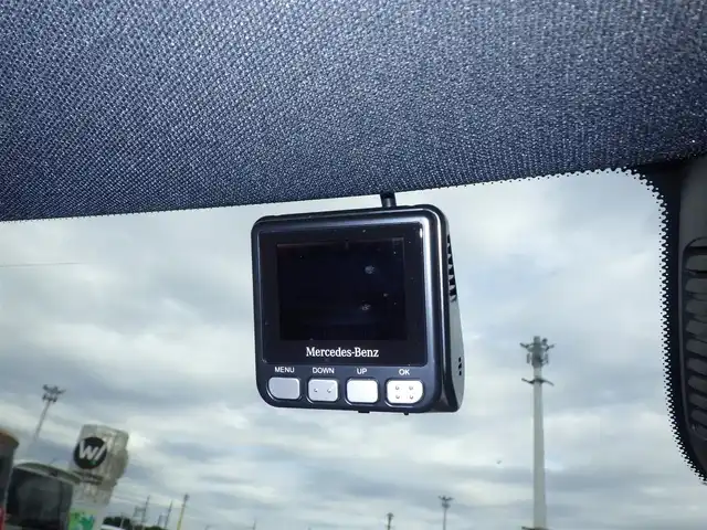 メルセデス・ベンツ ＣＬＡ２００ｄ AMGライン 千葉県 2020(令2)年 2.9万km ポーラホワイト 225/45R18/アクティブブレーキアシスト/アクティブレーンキーピングアシスト/レーンチェンジアシスト/ブラインドスポットアシスト/アテンションアシスト/ヘッドアップディスプレイ/パノラミックスライディングルーフ/コンビレザーシート/前席パワーシート/シートヒーター/純正ナビ/地デジTV/【Bluetooth接続】/360°カメラ/ドライブレコーダー（前後撮影）/革巻きステアリング/ステアリングスイッチ/ETC（2.0）/LEDヘッドライト/ウインカーミラー/純正18インチアルミホイル/サイド/カーテンエアバッグ/キーレスゴー