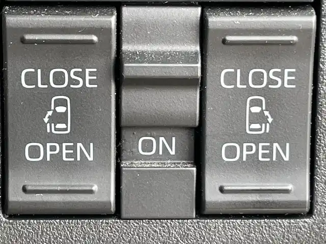 ダイハツ アトレー バン RS 岡山県 2022(令4)年 4万km シャイニングホワイトパール 登録時走行距離：39206km/ワンオーナー/禁煙車/4WD/ルーフキャリア/ATOTOディスプレイオーディオ/クルーズコントロール(追従走行あり)/衝突被害軽減システム/車線逸脱警報（レーンキープアシスト）/コーナーセンサー/ドライブレコーダー/ビルトインETC/両側パワースライドドア/ステアリングスイッチ/デジタルインナーミラー/純正LEDヘッドライト/フォグライト/オートライト/プッシュスタート/スマートキー/スペアキー/アイドリングストップ/純正ホイールカバー/電動格納ミラー/フロアマット/横滑防止装置/盗難防止装置/取扱説明書/新車時整備手帳（保証書）