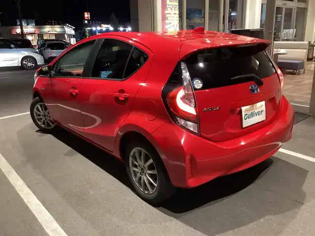 トヨタ アクア S 愛知県 2017(平29)年 3.8万km スーパーレッドⅤ スマートキー　プッシュスタート　純正ＳＤナビ　フルセグ　バックカメラ　フルセグ　シートヒーター　ドライブレコーダー　オートライト　ＡＨＢ　ＬＤＡ　ＰＣＳ　社外アルミ　ビルトインＥＴＣ　Ｂｌｕｅｔｏｏｔ