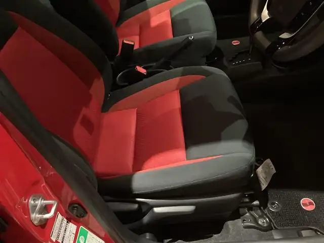 トヨタ アクア S 愛知県 2017(平29)年 3.8万km スーパーレッドⅤ スマートキー　プッシュスタート　純正ＳＤナビ　フルセグ　バックカメラ　フルセグ　シートヒーター　ドライブレコーダー　オートライト　ＡＨＢ　ＬＤＡ　ＰＣＳ　社外アルミ　ビルトインＥＴＣ　Ｂｌｕｅｔｏｏｔ