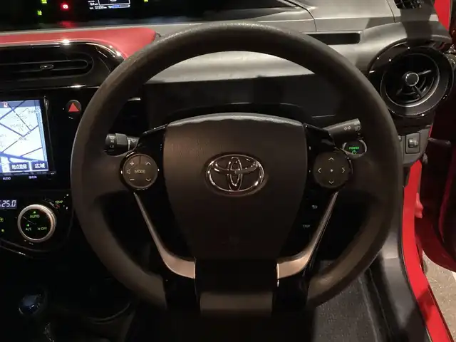 トヨタ アクア S 愛知県 2017(平29)年 3.8万km スーパーレッドⅤ スマートキー　プッシュスタート　純正ＳＤナビ　フルセグ　バックカメラ　フルセグ　シートヒーター　ドライブレコーダー　オートライト　ＡＨＢ　ＬＤＡ　ＰＣＳ　社外アルミ　ビルトインＥＴＣ　Ｂｌｕｅｔｏｏｔ