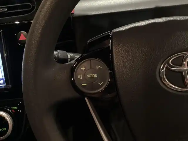 トヨタ アクア S 愛知県 2017(平29)年 3.8万km スーパーレッドⅤ スマートキー　プッシュスタート　純正ＳＤナビ　フルセグ　バックカメラ　フルセグ　シートヒーター　ドライブレコーダー　オートライト　ＡＨＢ　ＬＤＡ　ＰＣＳ　社外アルミ　ビルトインＥＴＣ　Ｂｌｕｅｔｏｏｔ