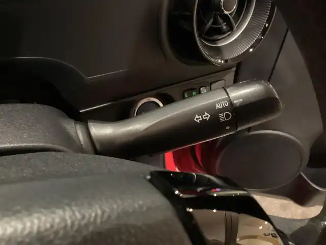 トヨタ アクア S 愛知県 2017(平29)年 3.8万km スーパーレッドⅤ スマートキー　プッシュスタート　純正ＳＤナビ　フルセグ　バックカメラ　フルセグ　シートヒーター　ドライブレコーダー　オートライト　ＡＨＢ　ＬＤＡ　ＰＣＳ　社外アルミ　ビルトインＥＴＣ　Ｂｌｕｅｔｏｏｔ