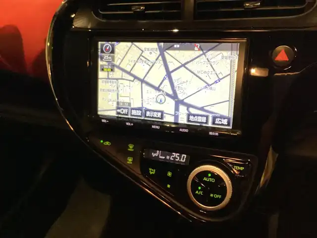 トヨタ アクア S 愛知県 2017(平29)年 3.8万km スーパーレッドⅤ スマートキー　プッシュスタート　純正ＳＤナビ　フルセグ　バックカメラ　フルセグ　シートヒーター　ドライブレコーダー　オートライト　ＡＨＢ　ＬＤＡ　ＰＣＳ　社外アルミ　ビルトインＥＴＣ　Ｂｌｕｅｔｏｏｔ