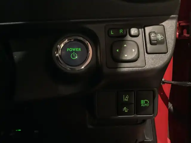 トヨタ アクア S 愛知県 2017(平29)年 3.8万km スーパーレッドⅤ スマートキー　プッシュスタート　純正ＳＤナビ　フルセグ　バックカメラ　フルセグ　シートヒーター　ドライブレコーダー　オートライト　ＡＨＢ　ＬＤＡ　ＰＣＳ　社外アルミ　ビルトインＥＴＣ　Ｂｌｕｅｔｏｏｔ