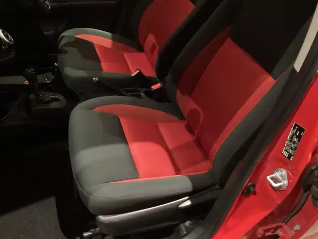 トヨタ アクア S 愛知県 2017(平29)年 3.8万km スーパーレッドⅤ スマートキー　プッシュスタート　純正ＳＤナビ　フルセグ　バックカメラ　フルセグ　シートヒーター　ドライブレコーダー　オートライト　ＡＨＢ　ＬＤＡ　ＰＣＳ　社外アルミ　ビルトインＥＴＣ　Ｂｌｕｅｔｏｏｔ