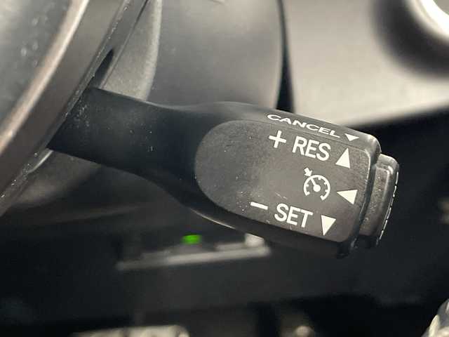 トヨタ アクア 神奈川県 2018(平30)年 3.4万km シルバー 純正9インチナビ/セーフティセンスC/サイドエアロ/バックカメラ/ETC/LEDヘッドライト/カーテシランプ/シートヒーター/ドライブレコーダー前後/クルーズコントロール/スマートキー/衝突軽減システム/横滑り防止装置/車線逸脱警報/アイドリングストップ/フォグランプ/オートライト/ウィンカーミラー/電動格納ミラー/プッシュスタート