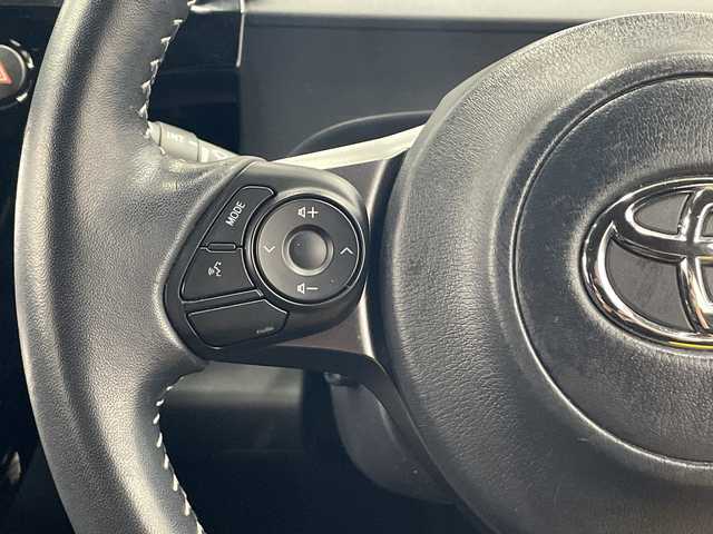 トヨタ アクア 神奈川県 2018(平30)年 3.4万km シルバー 純正9インチナビ/セーフティセンスC/サイドエアロ/バックカメラ/ETC/LEDヘッドライト/カーテシランプ/シートヒーター/ドライブレコーダー前後/クルーズコントロール/スマートキー/衝突軽減システム/横滑り防止装置/車線逸脱警報/アイドリングストップ/フォグランプ/オートライト/ウィンカーミラー/電動格納ミラー/プッシュスタート