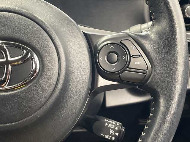 トヨタ アクア 神奈川県 2018(平30)年 3.4万km シルバー 純正9インチナビ/セーフティセンスC/サイドエアロ/バックカメラ/ETC/LEDヘッドライト/カーテシランプ/シートヒーター/ドライブレコーダー前後/クルーズコントロール/スマートキー/衝突軽減システム/横滑り防止装置/車線逸脱警報/アイドリングストップ/フォグランプ/オートライト/ウィンカーミラー/電動格納ミラー/プッシュスタート